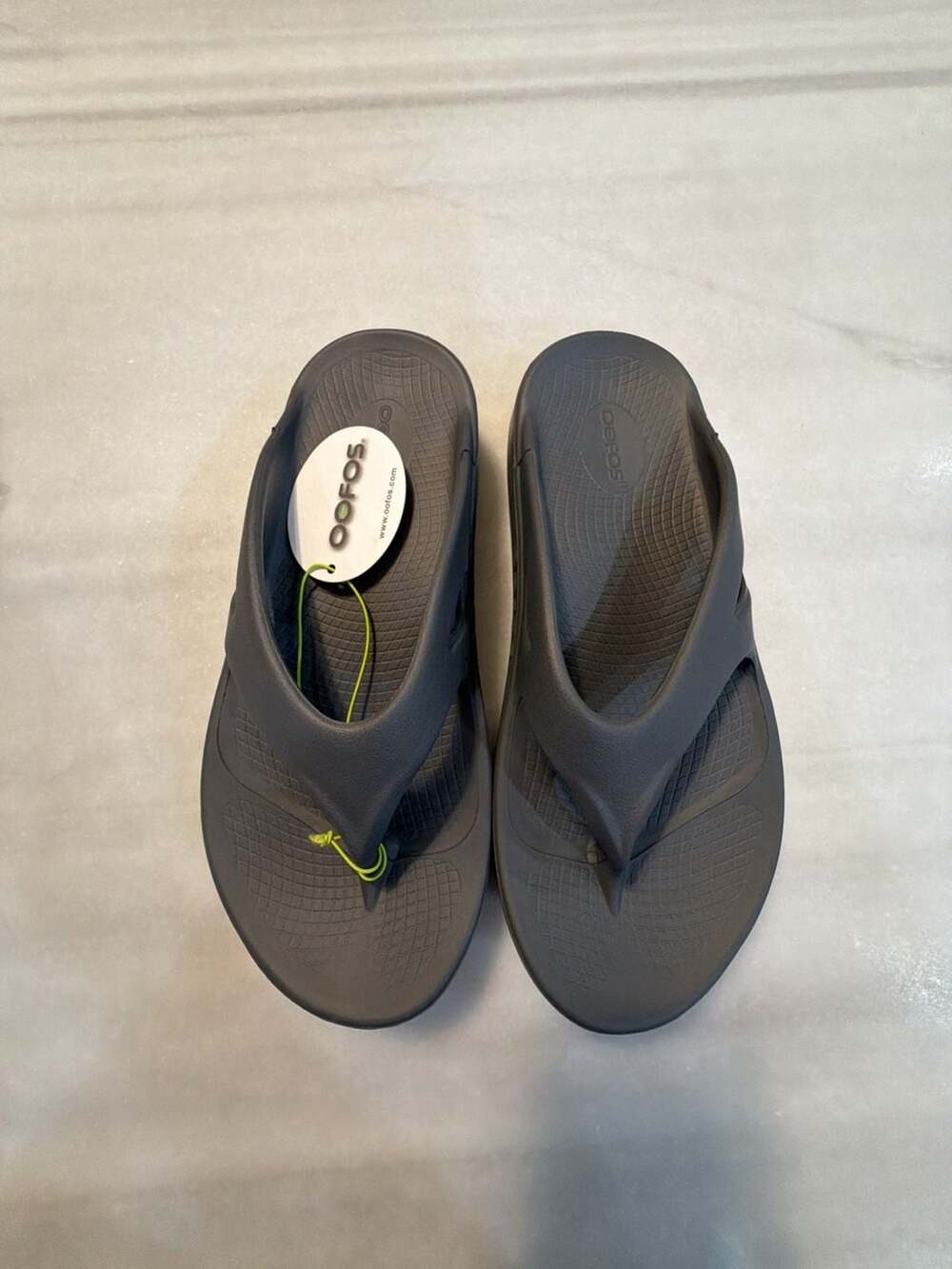 OOFOS Unisex Flip Flop Slate Size M9/W11 Recovery Sandal New